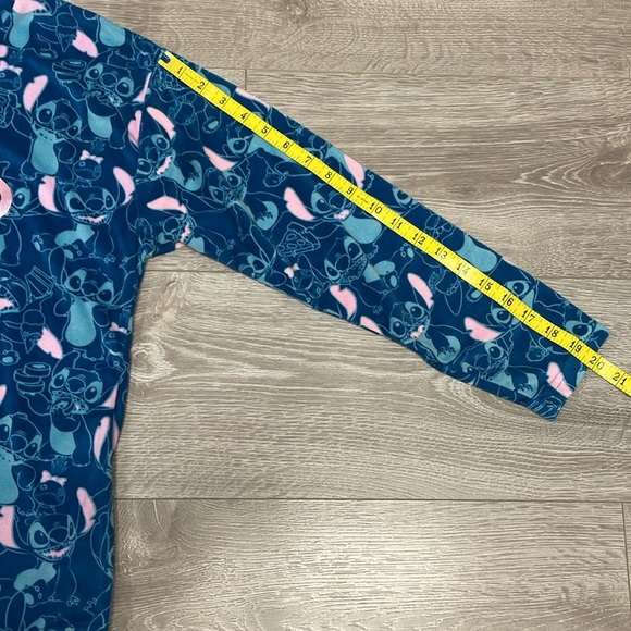 NWOT Disney Lilo & Stitch Weekend Vibes Pajama Set M(8-10) - Picture 2 of 16